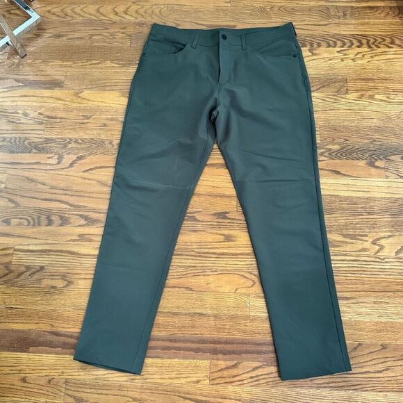 Public Rec Workday Pants. Green. Size 36. - Picture 9 of 9